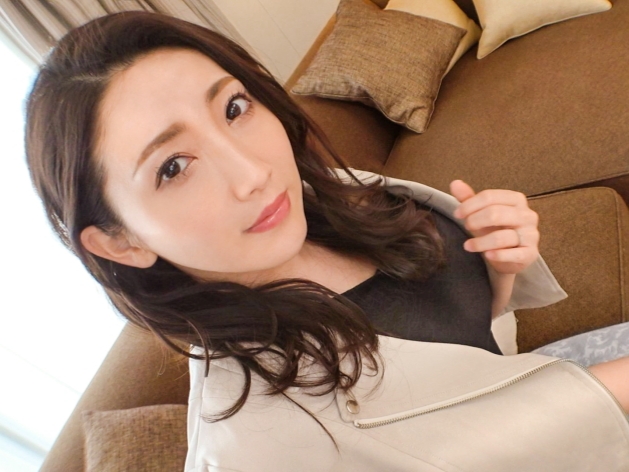 【爆乳お姉さんの誘惑】ムチムチボディに我慢できず、硬直したチ●ポで激しくピストン！色気たっぷりのセクシー美女に夢中♡