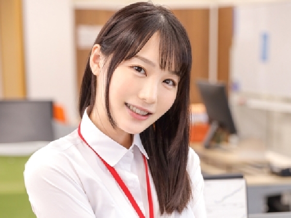 【オフィス不倫の罠】『旦那じゃ満足できないの…』欲求不満な人妻OLが上司と社内で禁断の情事♡ 仕事中のエッチな誘惑、旦那には見せない淫乱な顔… 昼下がりのオフィスで響く喘ぎ声！