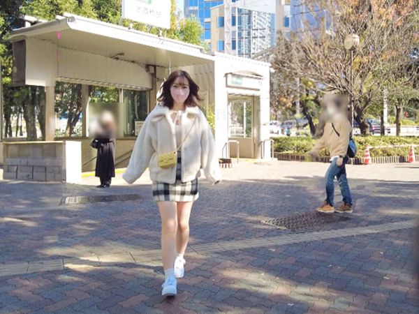 【隠れヤリマン発覚！】 清楚系女子の正体はチ○ポ大好きビッチ！ ねっとりフェラでデカチンもごっくん♡