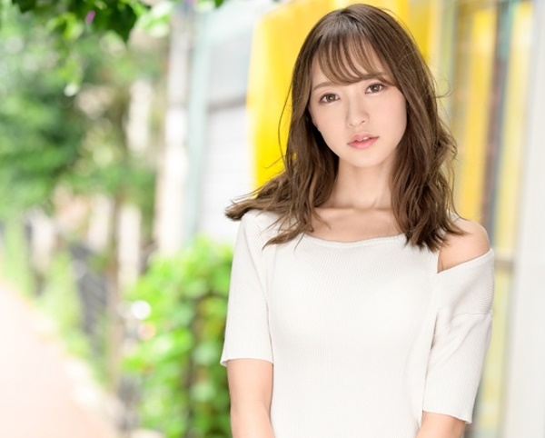 【スレンダー美ボディお姉さん】『もう…ダメ…』素人男性宅で恋人気分を味わう甘いキスから始まる生々しいセックス♡ 悶えイキする姿に興奮必至！ 流川夕のような美ボディが乱れる！