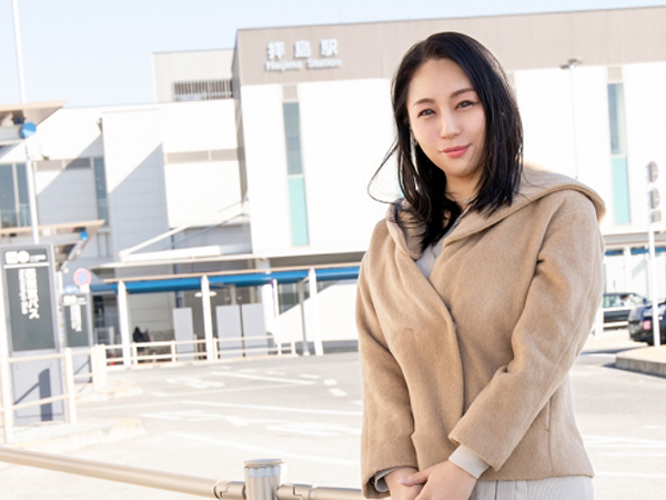 【人妻の禁断の情事】『もう我慢できない…』40代とは思えない色気たっぷりの人妻が、旦那以外の男に火照った身体を委ねる！蕩けるような表情でチ●ポを懇願する姿はまさにヤバい妻！！旦那には見せない本気のエロさにメロメロ♡