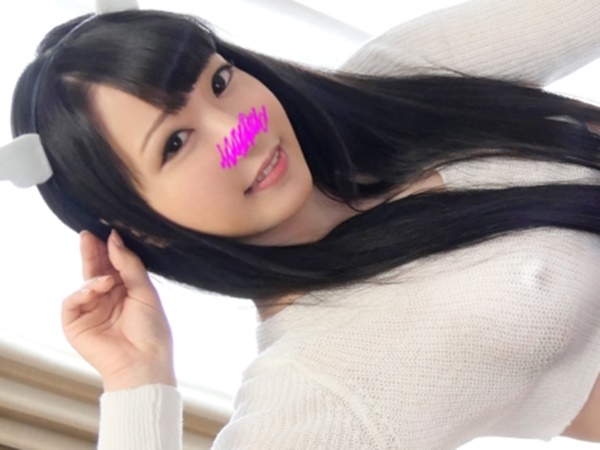 【ビッチJKの誘惑】『ねぇ、挿れて♡』パイパンま●こをチラ見せする小悪魔女子校生！激カワルックスでチンポをおねだり…挿入した瞬間、メス顔でアヘ顔連発！制服姿とのギャップがヤバい！