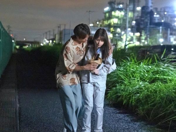 【理系女子の甘い誘惑】『介抱してあげる…その代わり…』工場勤務の知的な彼女が偶然出会った男を家に招き、介抱を口実に肉欲のままに溺れる！同棲生活の隙間を埋めるように互いのカラダを求め合う、爛れた一夜がここに…♡
