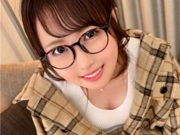 【メガネっ娘の背後から激ピストン】『あっ…ダメ…メガネがずれちゃう…』キュートなメガネ女子をバックからパコパコ！激しく突きまくられて、メガネが曇るほど乱れまくる濃厚セックス！♡