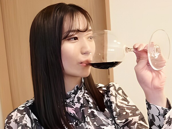 【欲求不満な人妻とSEX】 アプリで出会ったエロい人妻と激しくハメまくり！ 剛毛マ○コに生チンをぶち込み、騎乗位で乱れる姿を激撮！