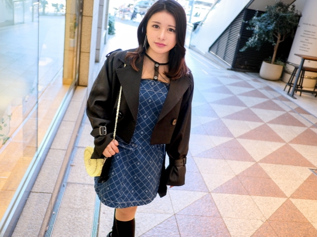 【肉感たっぷり人妻の淫乱不倫】『ダメ…こんなに感じるなんて…』肉厚ボディの人妻が禁断の濃厚セックスで乱れまくり！肉棒を包み込むようなエロすぎるおマンコで、旦那以外の男と激しく絡み合う！♡