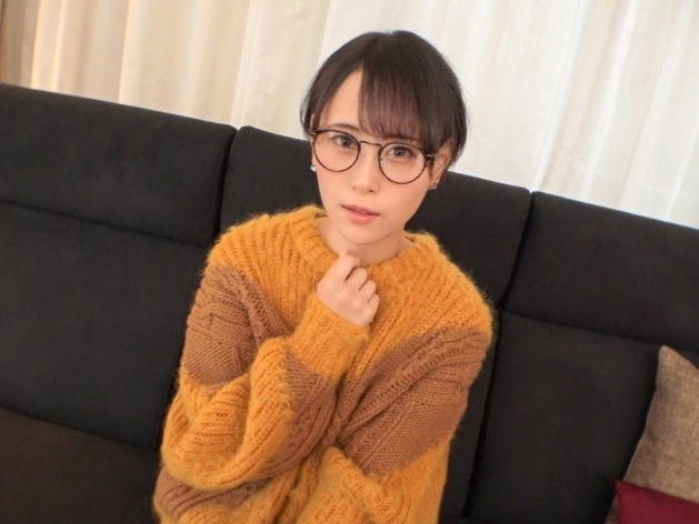 【メガネ美少女の裏の顔】清楚系女子がメガネを外し、本能剥き出しのセックス！真面目そうな見た目と裏腹に、肉棒で激しく突かれ感じまくる痴態を大公開！♡