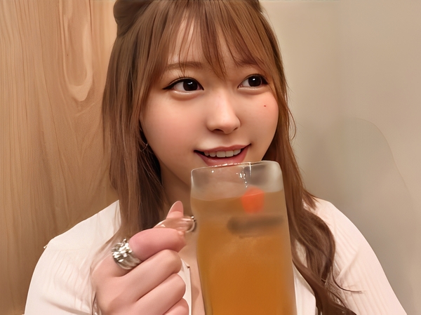 【キュートなインフルエンサーのエロ堕ち】『気持ち良すぎる…』笑顔が可愛い素人女子が、ローションまみれでテカテカボディに！連続ピストンで感じまくり、おっぱいにザーメンぶっかけられちゃう！♡