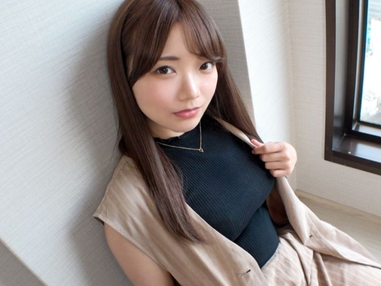 【仕事帰りのOLをナンパ】『ダメ…でも気持ちいい…』真面目そうな事務員さんがムレたパンツを脱がされ、敏感なオマンコを責められ大興奮！手マンでビチャビチャに濡れちゃう！ｗ