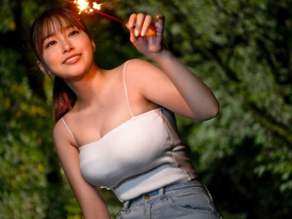 【田舎で出会った禁断の恋】『東京じゃ味わえない…』巨乳娘が田舎で見知らぬ男とひと夏の同棲生活！ワンルームで繰り広げられる肉欲の日々…♡