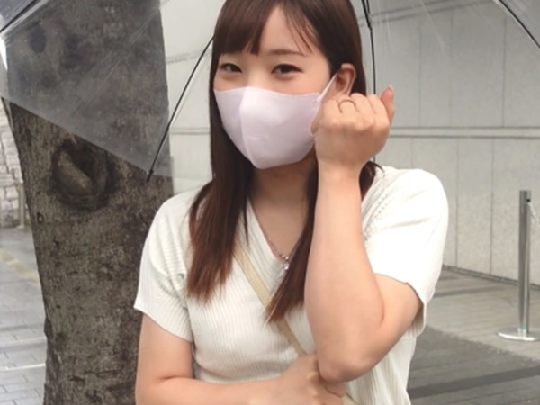 【童顔妻の裏切りセックス】『旦那じゃ物足りないの…』不満爆発の若妻が不倫で大暴走！責めと首絞めファックでSとMを自在に使い分け、イキまくる背徳の快楽！