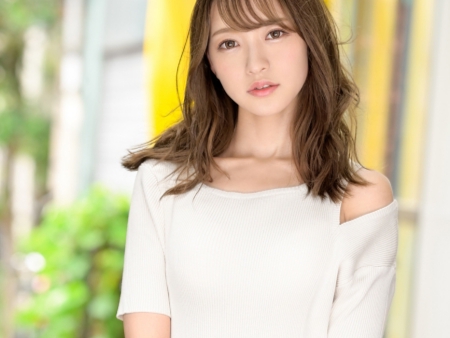 【素人デリバリー】『私、知らない人とエッチするの初めて…』圧倒的美少女が素人宅へ訪問！スレンダー美ボディを密着させ、初々しい素人男性と濃厚セックスでイキ乱れる♡