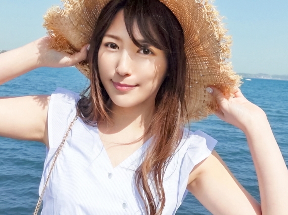 【小悪魔美少女と禁断の旅】『もっと激しくして…』めちゃカワ女子大生と秘密の小旅行！エッチな雰囲気に火がついて、濃厚キスから始まり、アツい夜を過ごす…ウブな顔して感じまくり、最後は奥までたっぷり♡