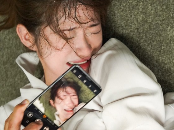 《NTR崩壊》結婚直前の彼女が職場の男に無理やり…喉とアソコを同時に責められ泣きじゃくり！顔面にザーメンぶっかけられ、写真まで撮られて最悪の記憶に…