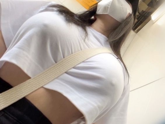 【爆乳保育士の淫乱コスプレ】『気持ち良すぎる…』Iカップのノーブラ下乳が揺れる！ビンビン乳首で誘惑するエロ保育士と激ハメセックス！☆