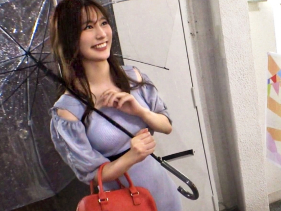 【巨乳お姉さんの危険な誘惑】『ダメってば…でも気持ちいい…』おっとり美人がナンパ師の甘い言葉に堕ち、豊満な巨乳を揺らしながら激しく感じまくる！エチエチボディが男を誘う！♡